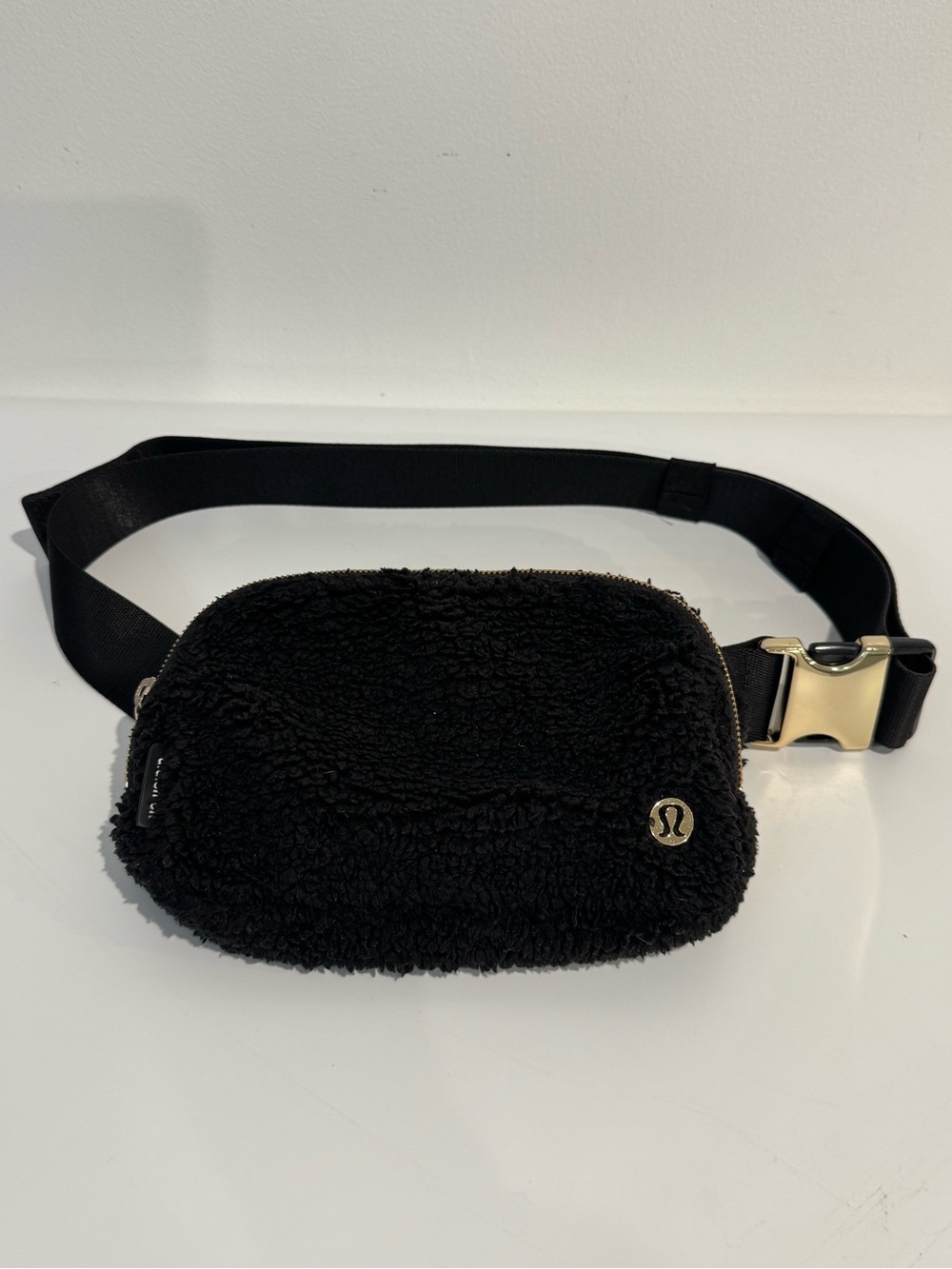 Lululemon Everywhere Fleece Belt Bag black and gold